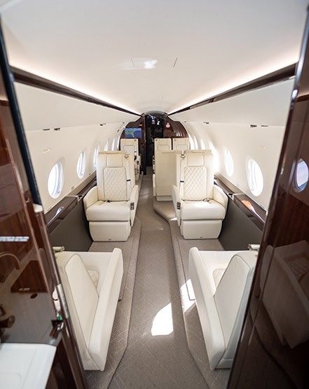 Gulfstream G280 charter private jet cabin interior thumbnail 2