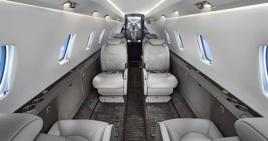 Empty leg flight from Chicago to Naples